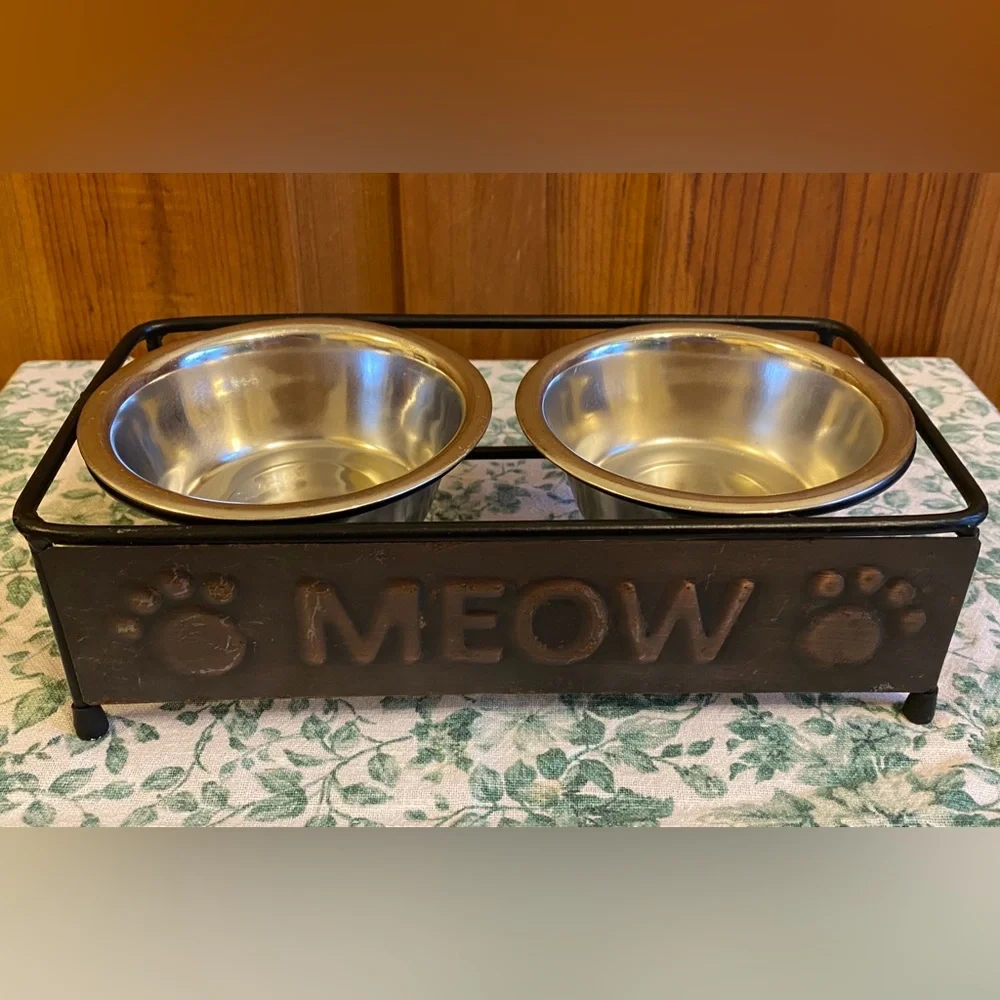 Heavy Weight Double Cat Bowl Stand & Two Metal Bowls